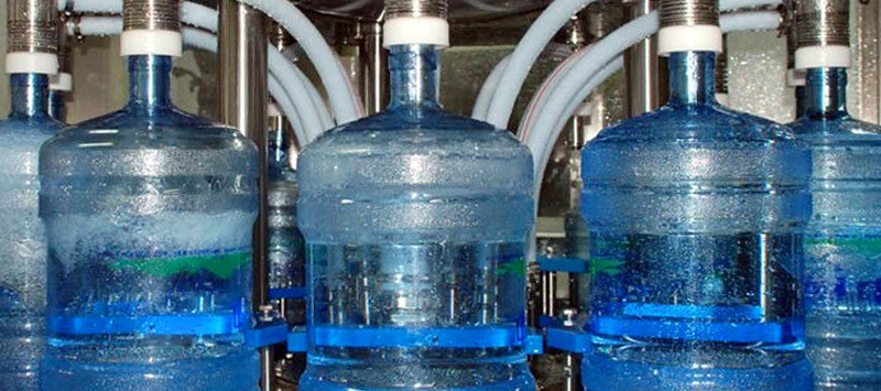 Покрытия MODENGY предотвращают прилипание ПЭНД-материала при транспортировке бутылок на производственной линии