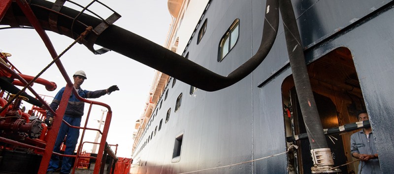 «Газпром нефть» повысила качество снабжения судовыми маслами в морском порту Усть-Луга