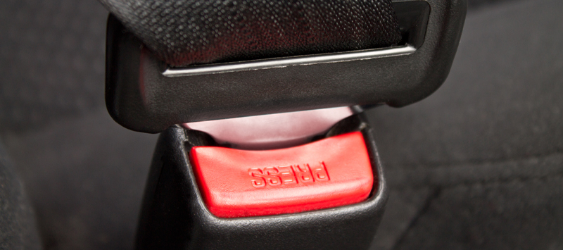 Замок ремня безопасности: как смазывается механизм?